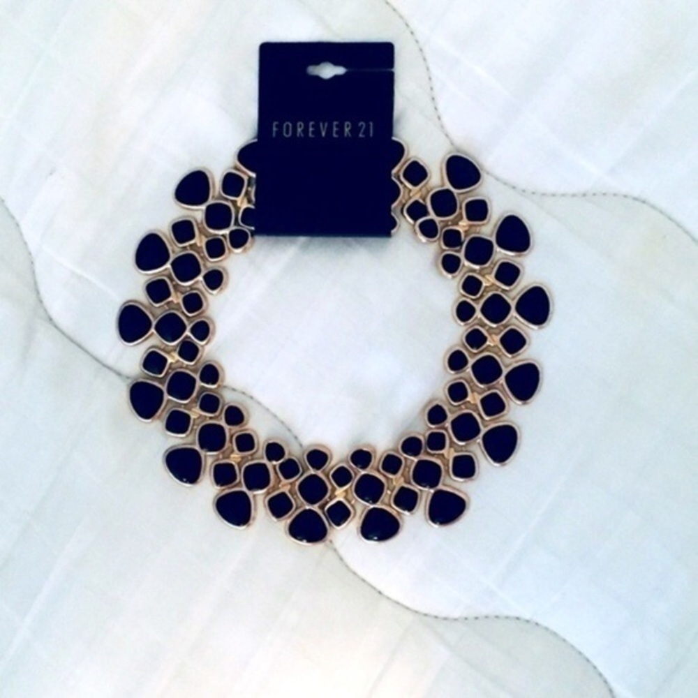 New Forever 21 Necklace - Picture 2 of 9